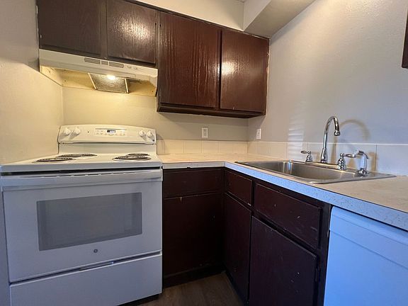 4th image of 133 Dartmouth Trl APT 2