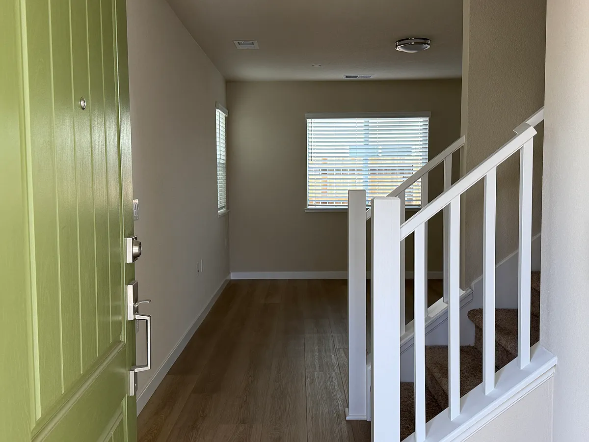 Entryway - 438 Quarto Dr