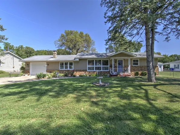 2816 N Vine St, Decatur, IL 62526