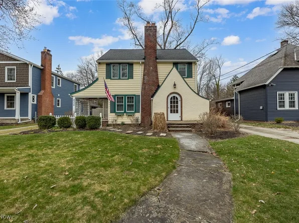 8334 Mapleway Dr, Olmsted Falls, OH 44138