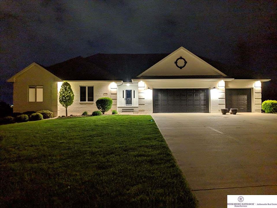 1st image of 16409 Crestfield Dr