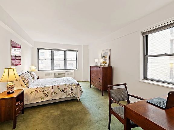 4th image of 136 E 76th St APT 5B