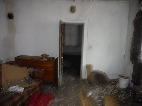 4th image of 611 S Greenwood St