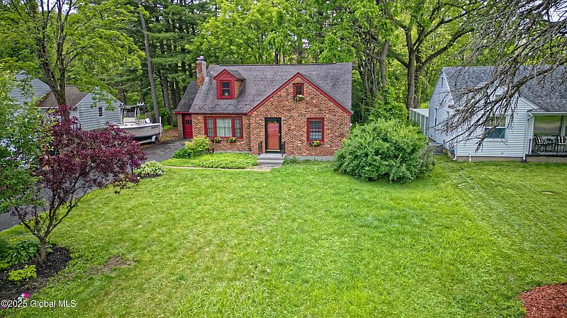 4th image of 2305 Balltown Road