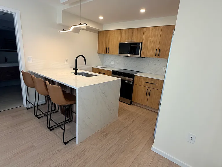 19 Ferdinand St #4 — Photo 9