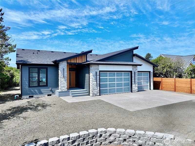 3rd image of 887 Texmar Avenue SW