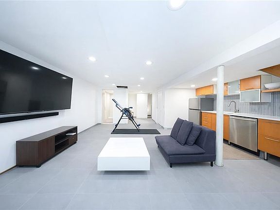 4th image of 98 Robin Rd