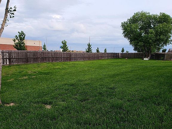 3rd image of 920 N Southwind Cir