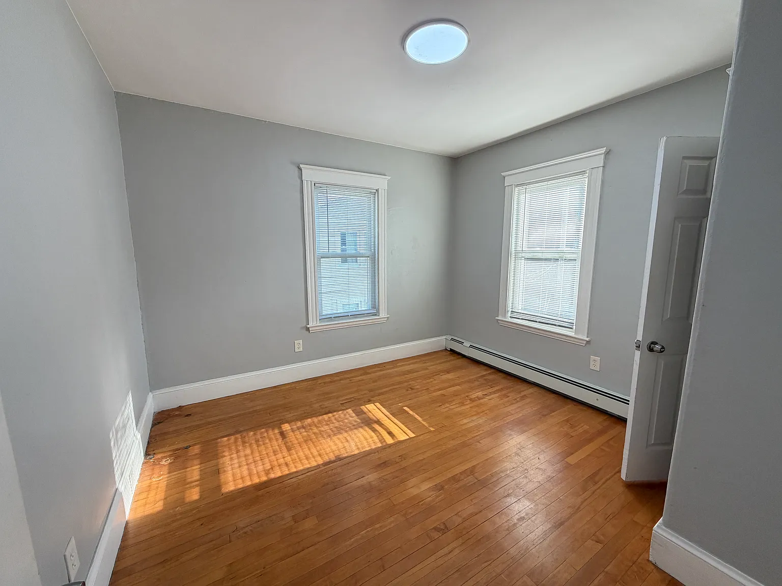 3 bed, 2214 sqft, $3,300 — Photo 4