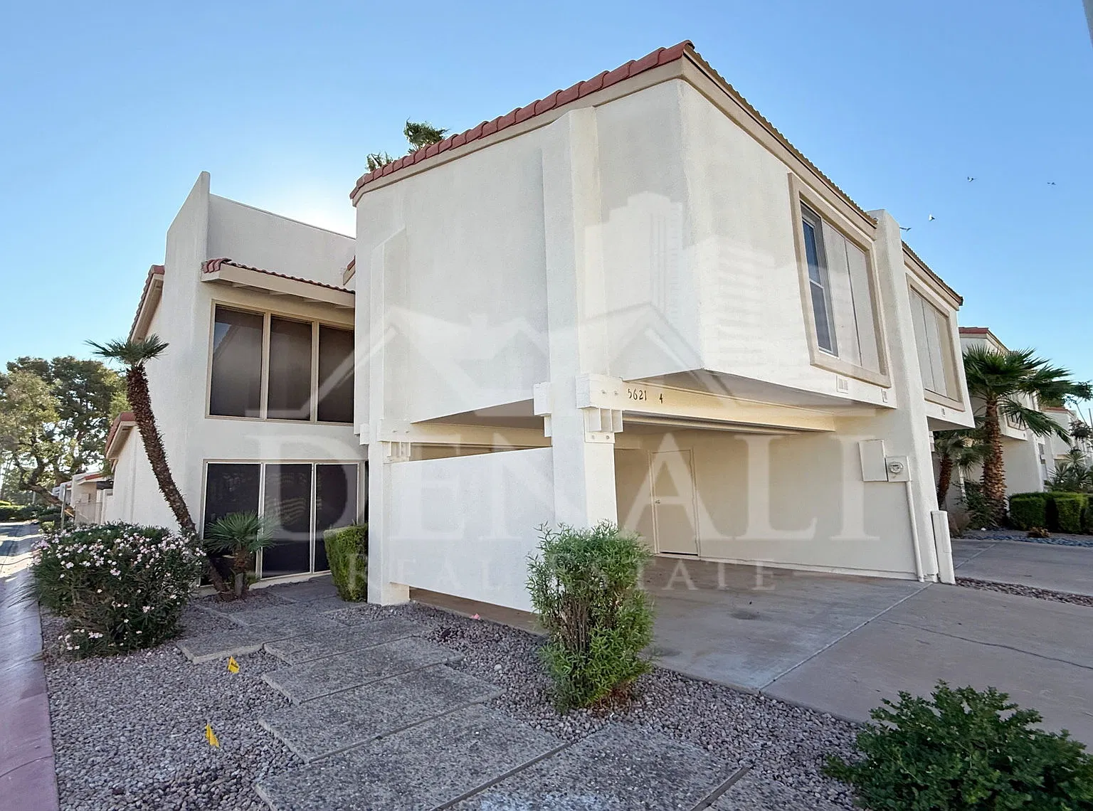 3 bed, 2.5 bath, 1644 sqft, $2,600 — Photo 2