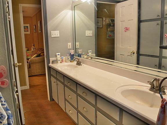 5th image of 7409 Douglas Ln