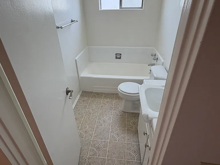 4444 Whitsett — Photo 23