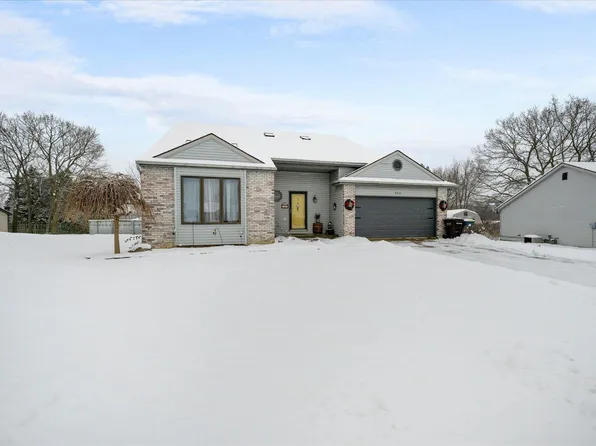 904 Elm St, Auburn, IN 46706
