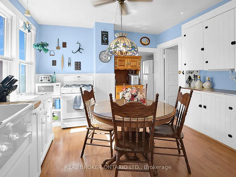 11611 Beach Rd W — Photo 6