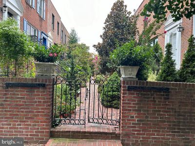 2505 Pine St, Philadelphia, PA, 19103