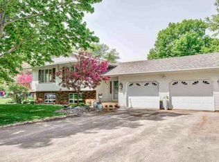 409 N 17th Ct, Estherville, IA 51334