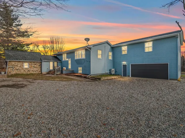 1209 Dean Rd, Tekonsha, MI 49092