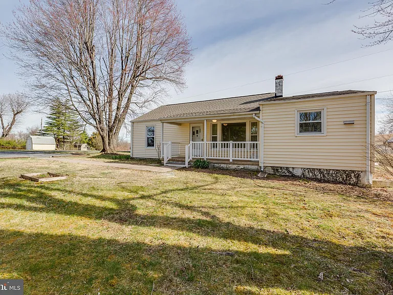 4297 Lunceford Ln — Photo 3
