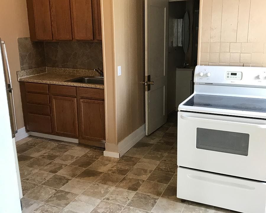 1st image of 801 S 4th St