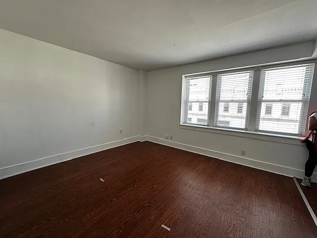 1 bed, 700 sqft, $995 — Photo 3