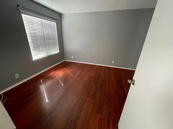 5th image of 2554 Olive Dr APT 8