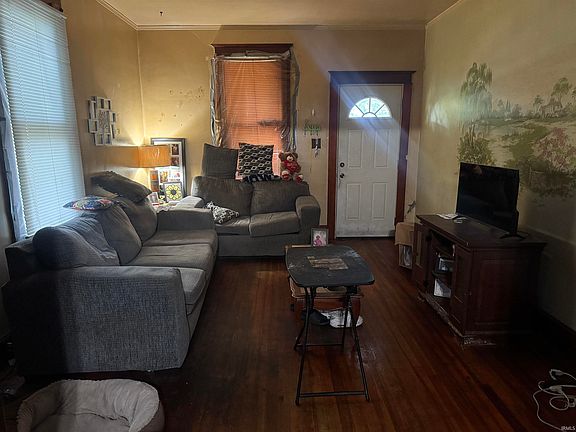 2nd image of 615 E Florida St