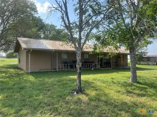 437 County Road 360, Shiner, TX 77984