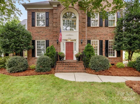 7711 Sharpthorne Pl, Charlotte, NC 28270