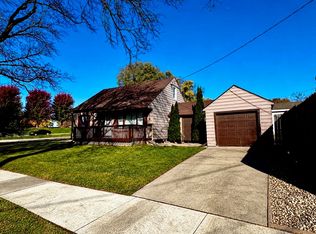 909 10th St NW, Rochester, MN 55901