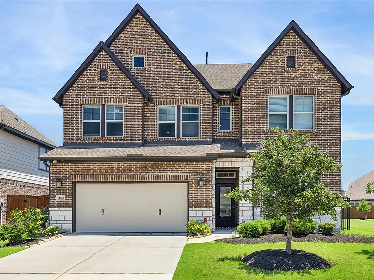 11718 Lost Maples Springs Dr — Photo 1