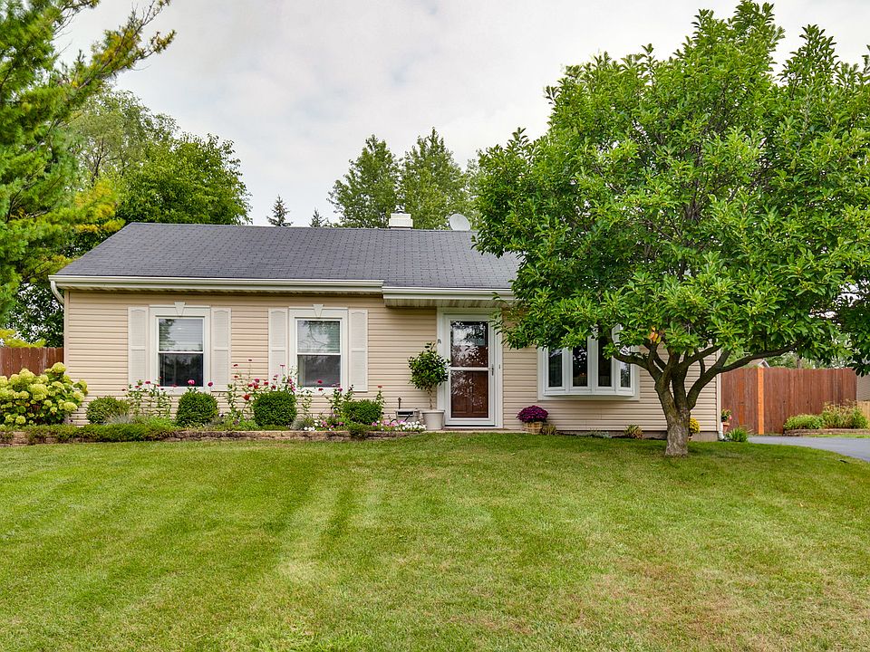 1st image of 449 Birchwood Dr