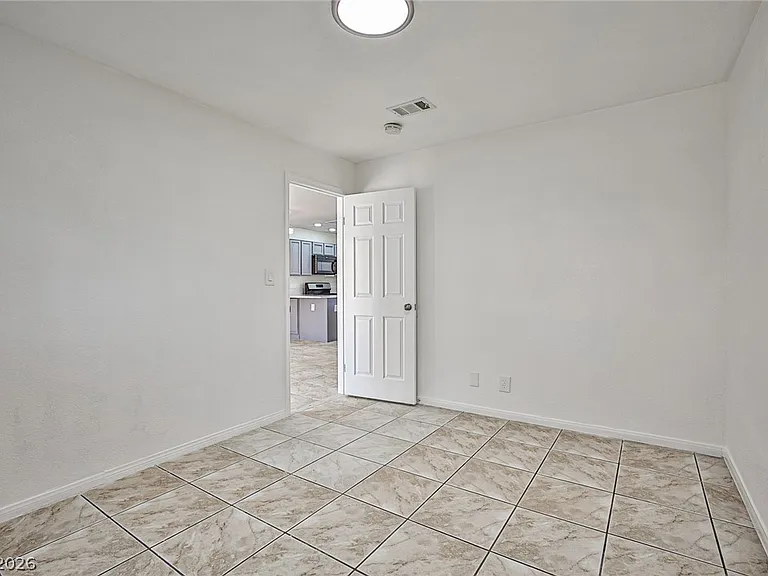 9285 Casa Christina Ln — Photo 10
