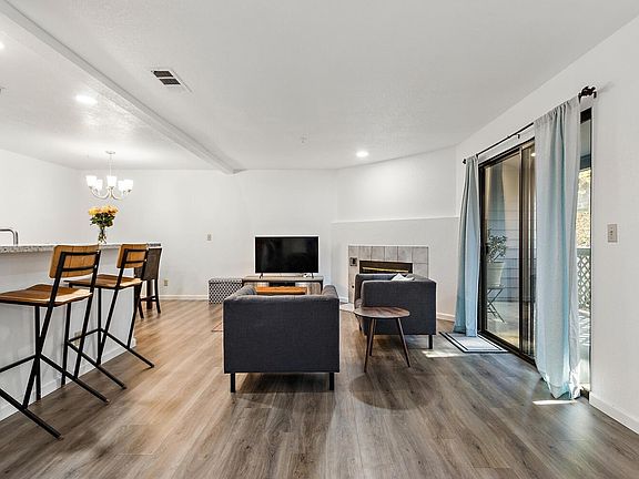 4th image of 243 Sea Crest Circle