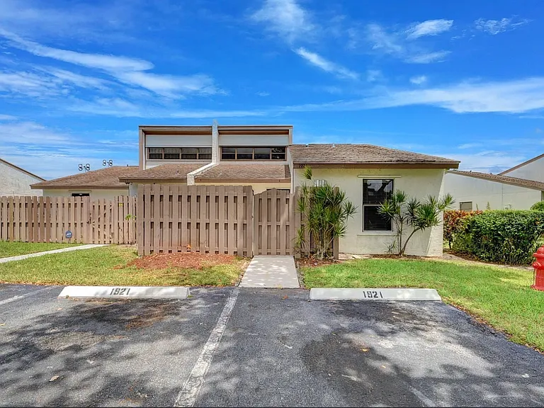 1921 Monks Ct — Photo 11