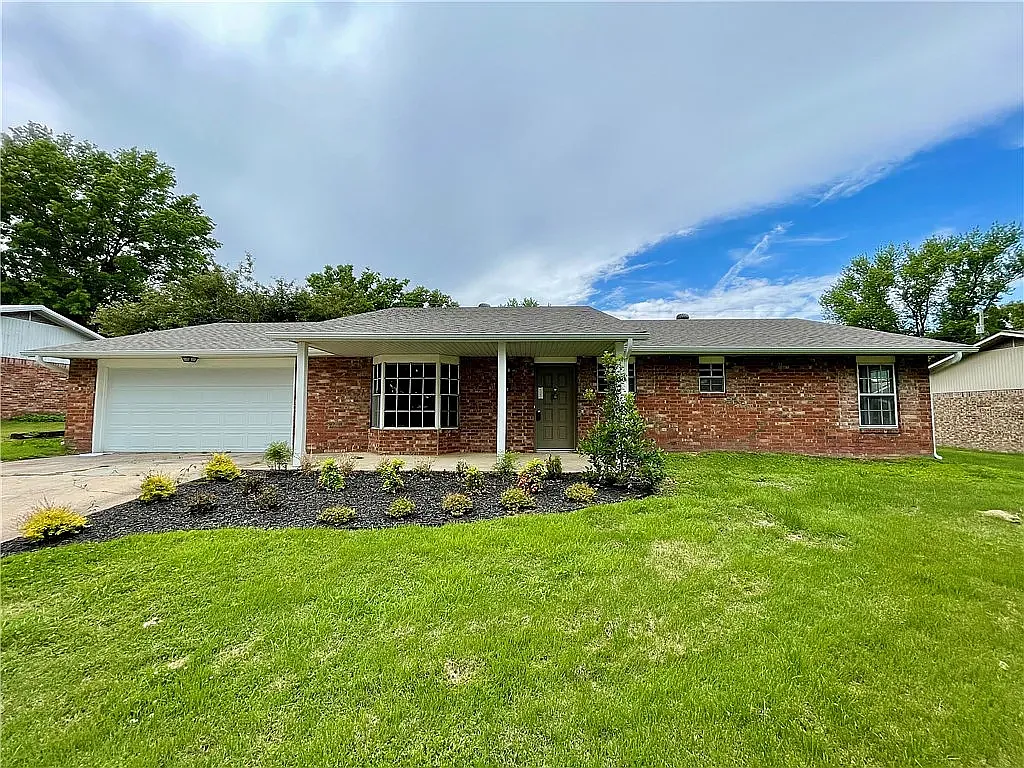 3 bed, 1816 sqft, $1,850 — Photo 3
