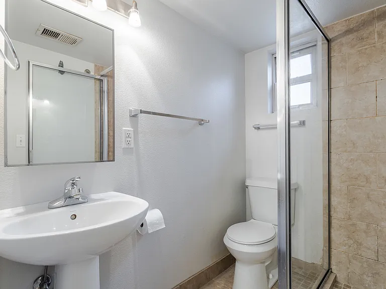 5422 S Nevada St #B — Photo 6