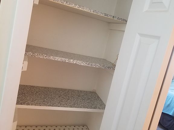 5th image of 523 New Market Dr