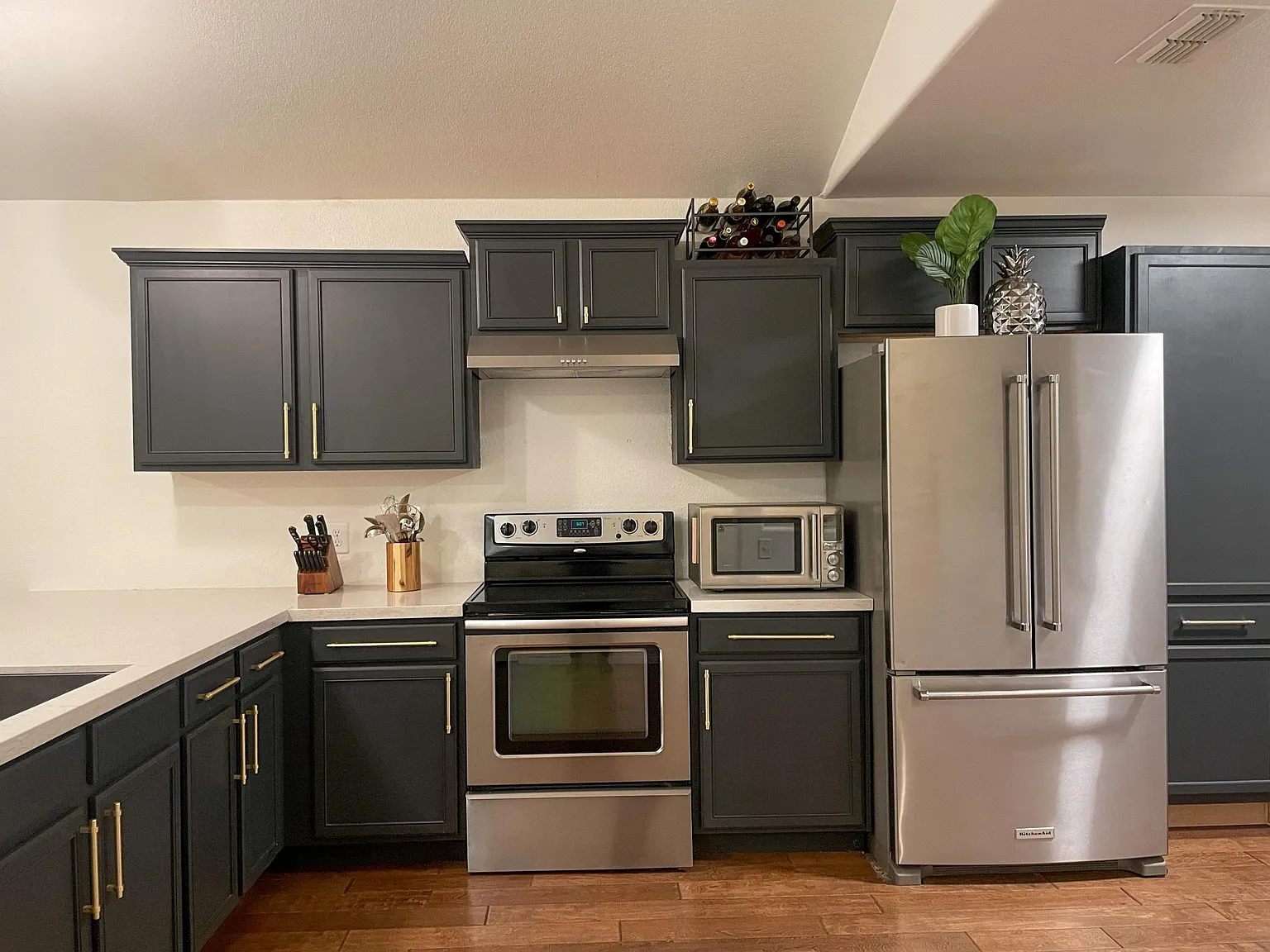 3 bed, 1566 sqft, $3,000 — Photo 4