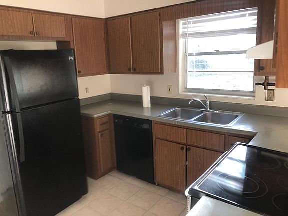 2nd image of 5912 NW 27th St