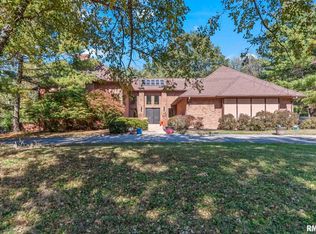 2551 E Lake Shore Dr, Springfield, IL 62712