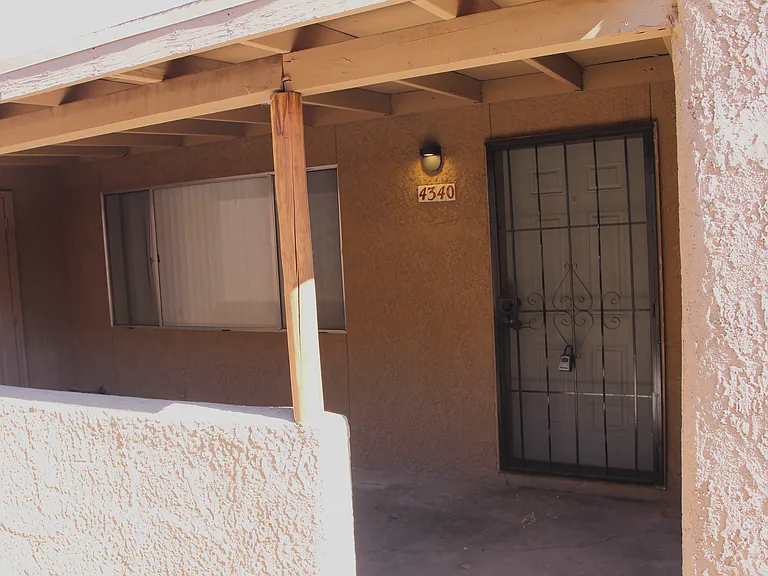 4340 E Lee St — Photo 3