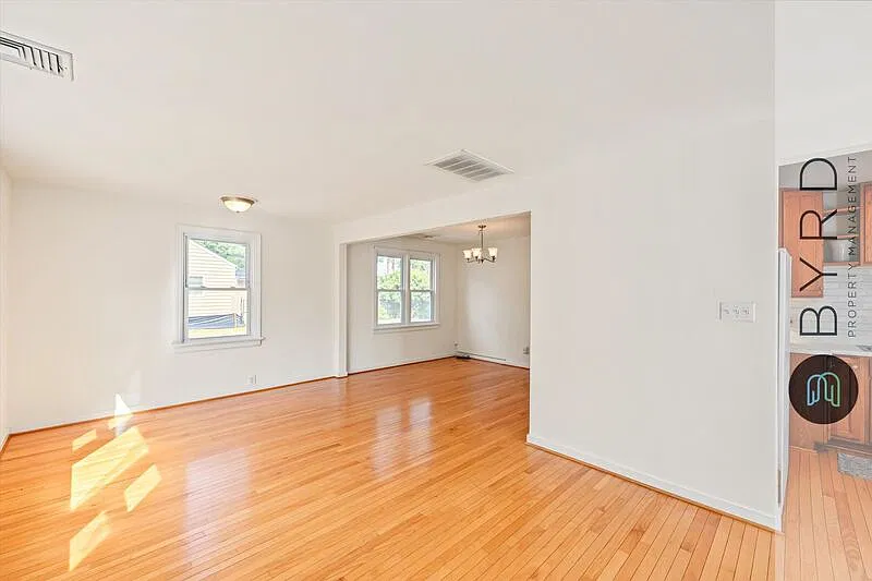 3 bed, 3.0 bath, 1642 sqft, $2,295 — Photo 3