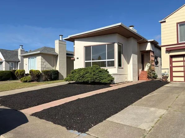 42 Lake Forest Dr, Daly City, CA 94015
