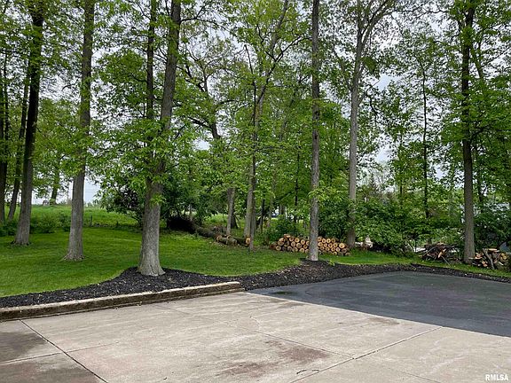 5th image of 797 Sycamore Dr