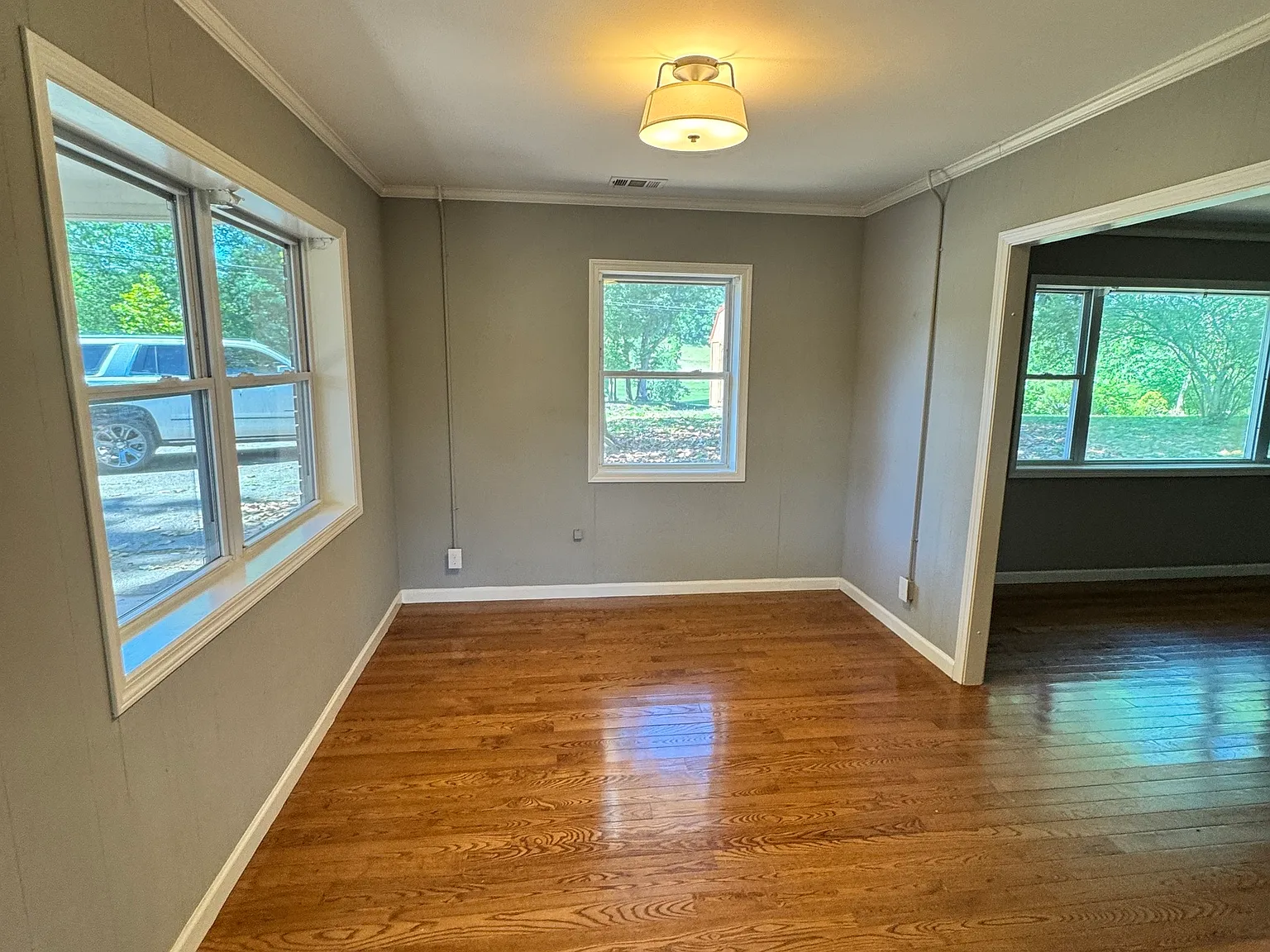 3 bed, 1.0 bath, 1512 sqft, $1,850 — Photo 4