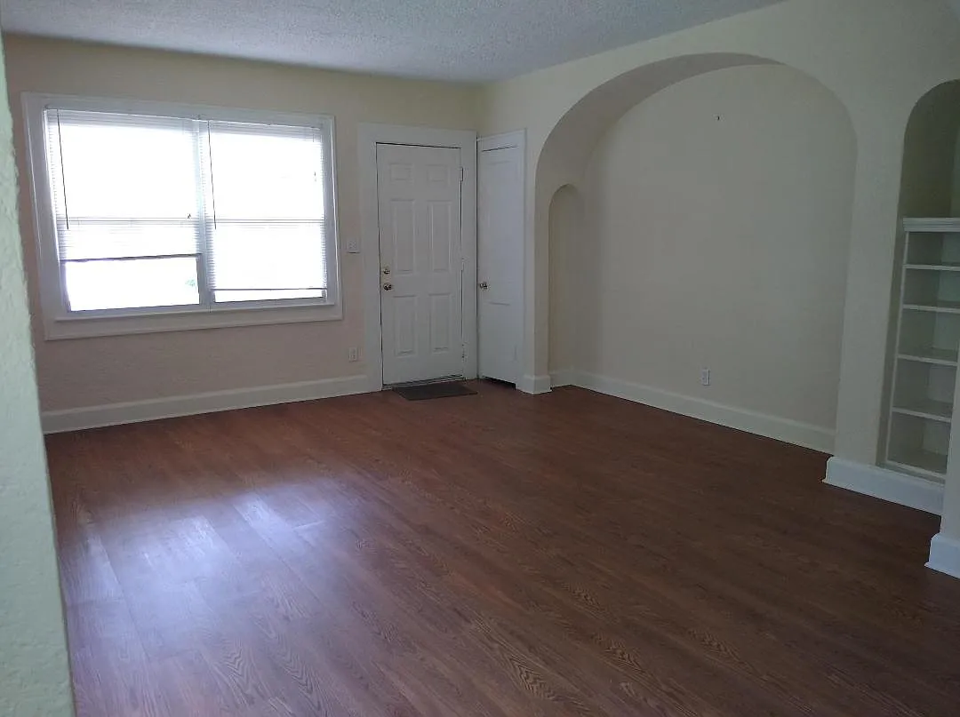 Studio, 800 sqft, $1,100 — Photo 2