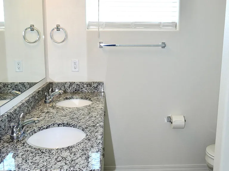 706 Grissom Dr — Photo 2