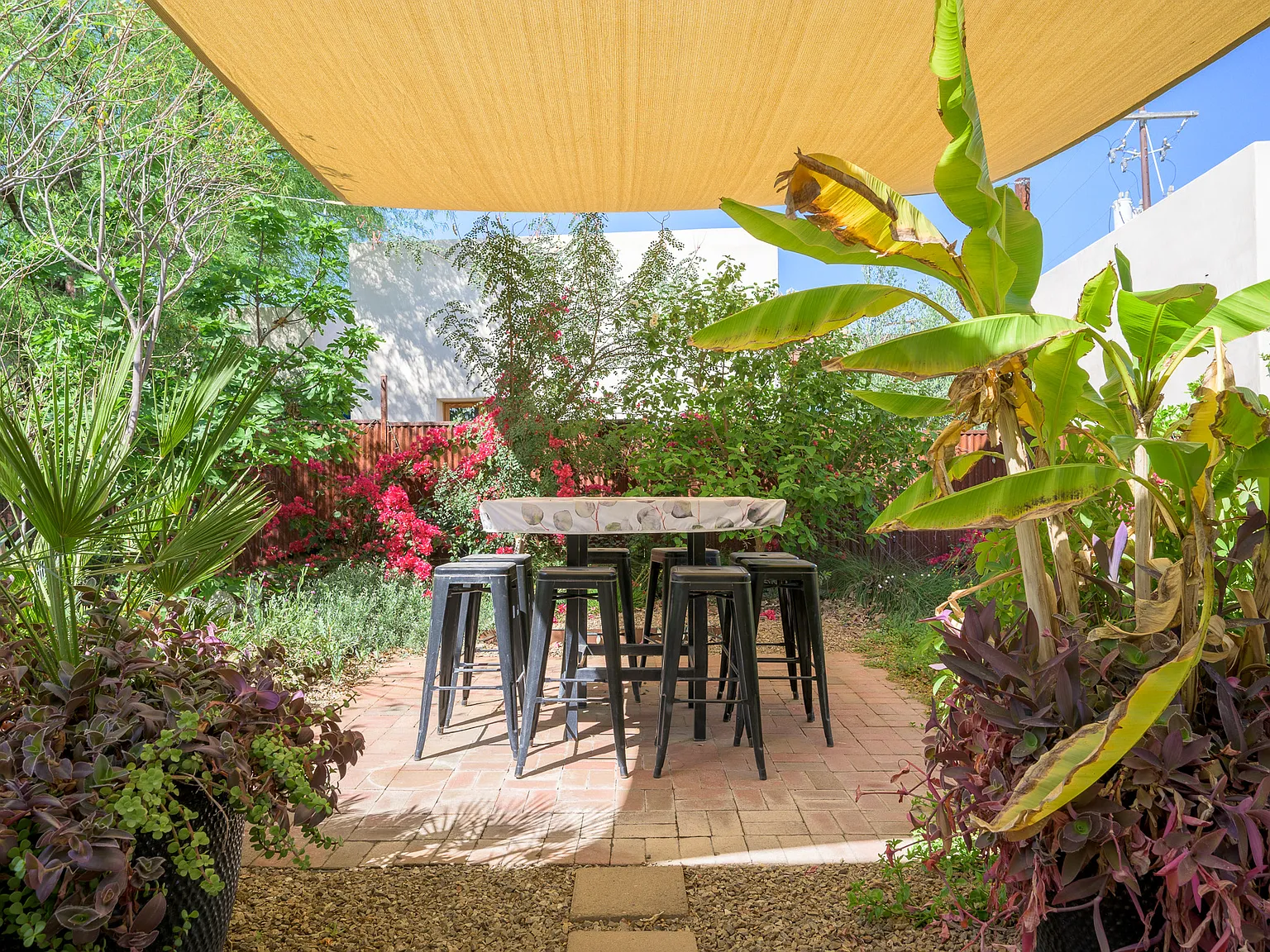 1 bed, 700 sqft, $1,700 — Photo 3