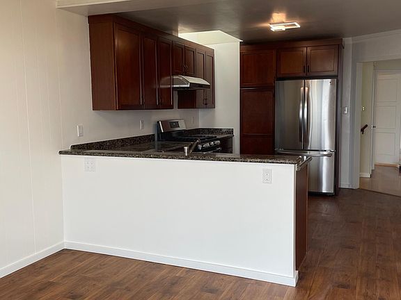 4th image of 744 Pacheco St