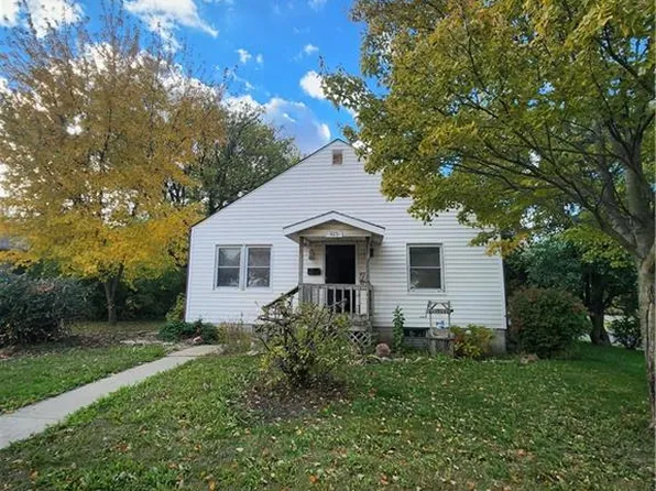 423 N 11th St, Sabetha, KS 66534